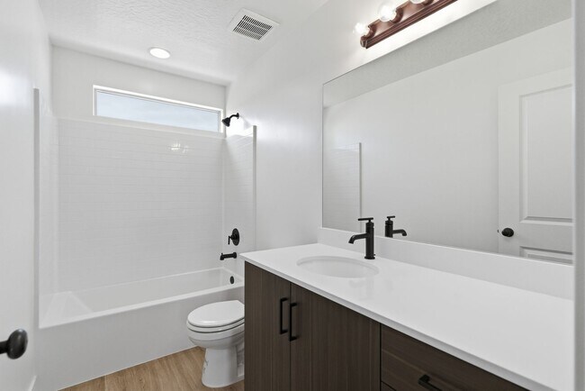Building Photo - 5690 S Weehawken Ln