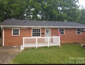 Building Photo - 221 N Watterson St