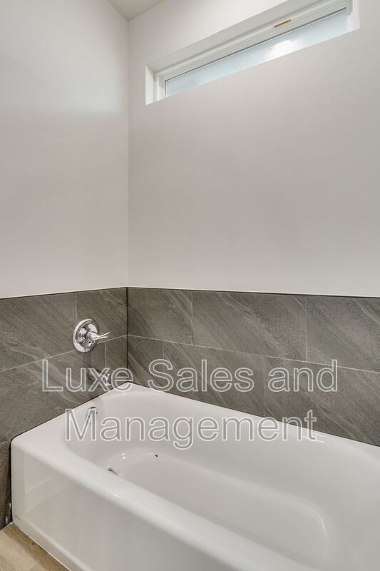 Building Photo - 8305 NW 163rd Ter