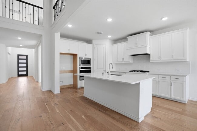 Building Photo - 537 Oakmoss St