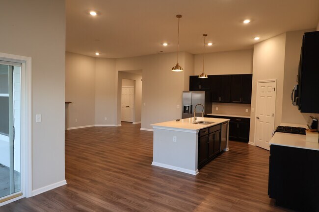 Building Photo - 2951 Daylily Dr