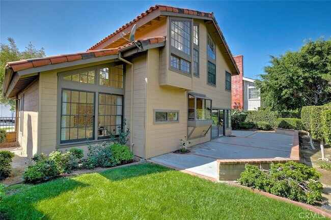 Building Photo - 2936 Calle Frontera