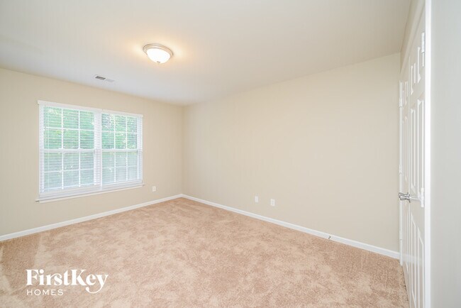 Building Photo - 4594 Ramseur Dr