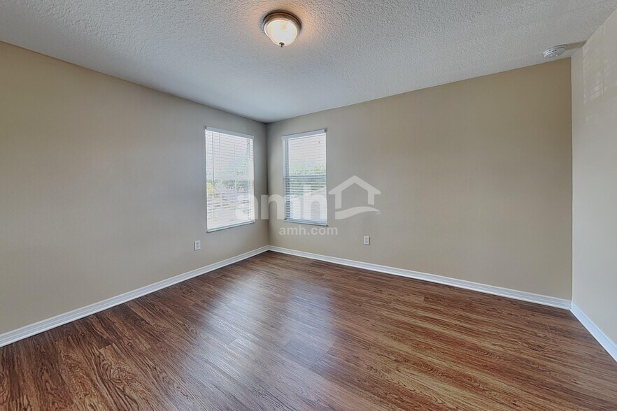 Building Photo - 15403 Quail Woods Pl