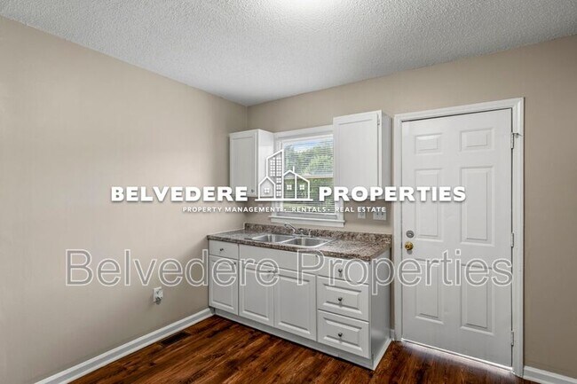 Building Photo - 2210 E Market St