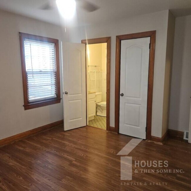 Building Photo - 813 Fox Squirrel Ridge Rd