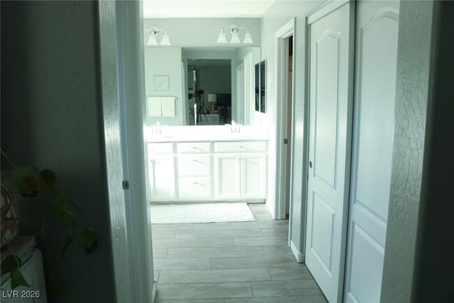 Building Photo - 12457 Loggeta Way