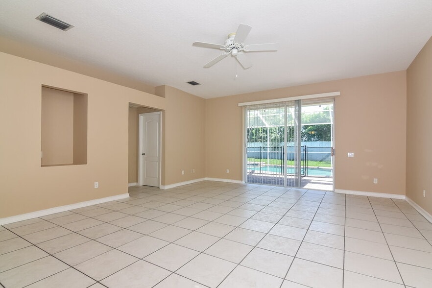 Building Photo - 5523 Terrain De Golf Dr