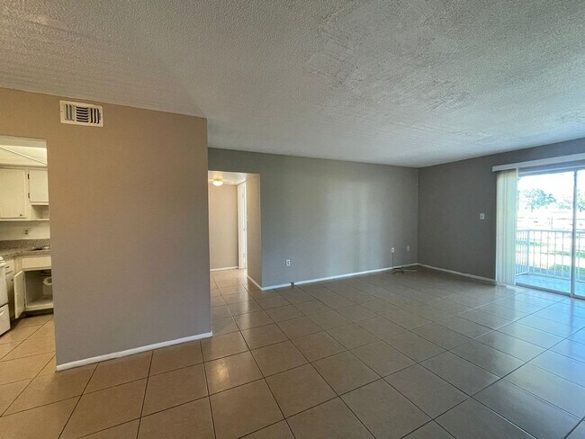 Building Photo - NICE UNIT FOR RENT!!! 1/1 EXCELLENT LOCATION!!