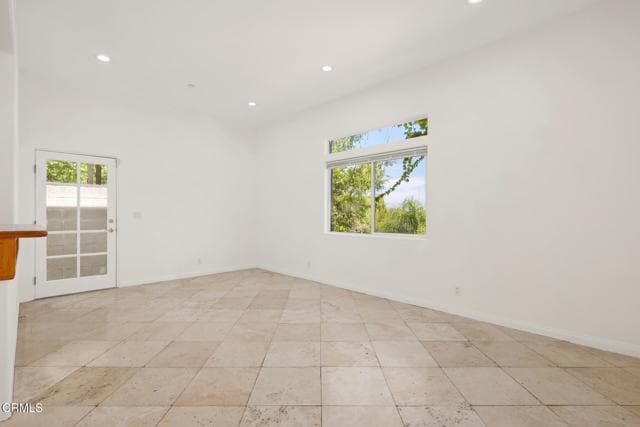 Building Photo - 3211 Kenneth Dr