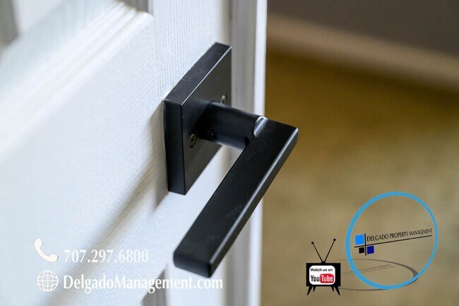 Building Photo - Gorgeous Glen Cove Property Available Soon!