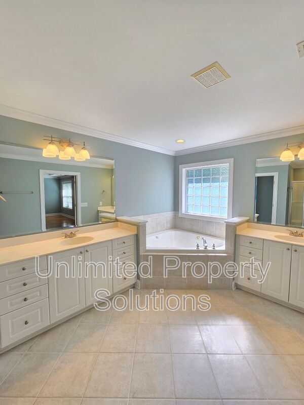 Building Photo - 4838 Whitner Dr