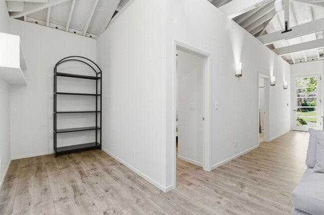 Building Photo - 64 Alejandra Ave