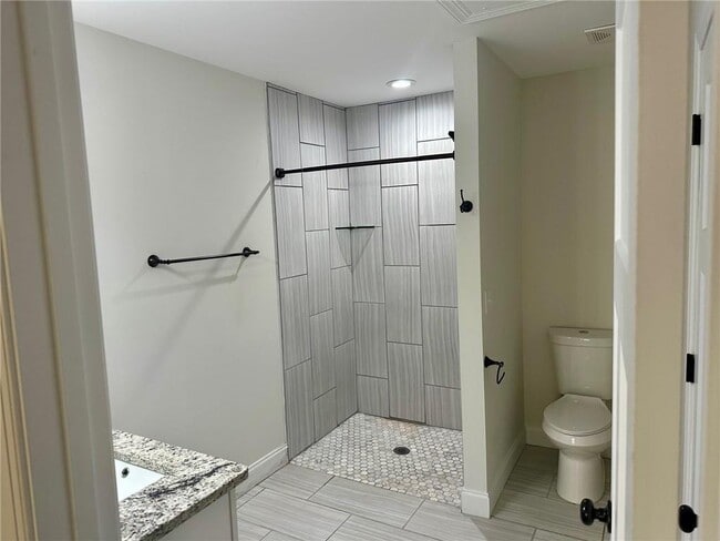 Building Photo - 404 Brookstone Dr