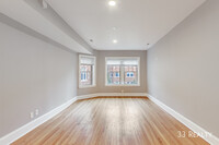 Building Photo - 948 Pleasant St