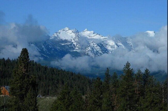 Building Photo - Cozy 1-Bed Cabin on 30 Private Acres – Incredible Views & Outdoor Access