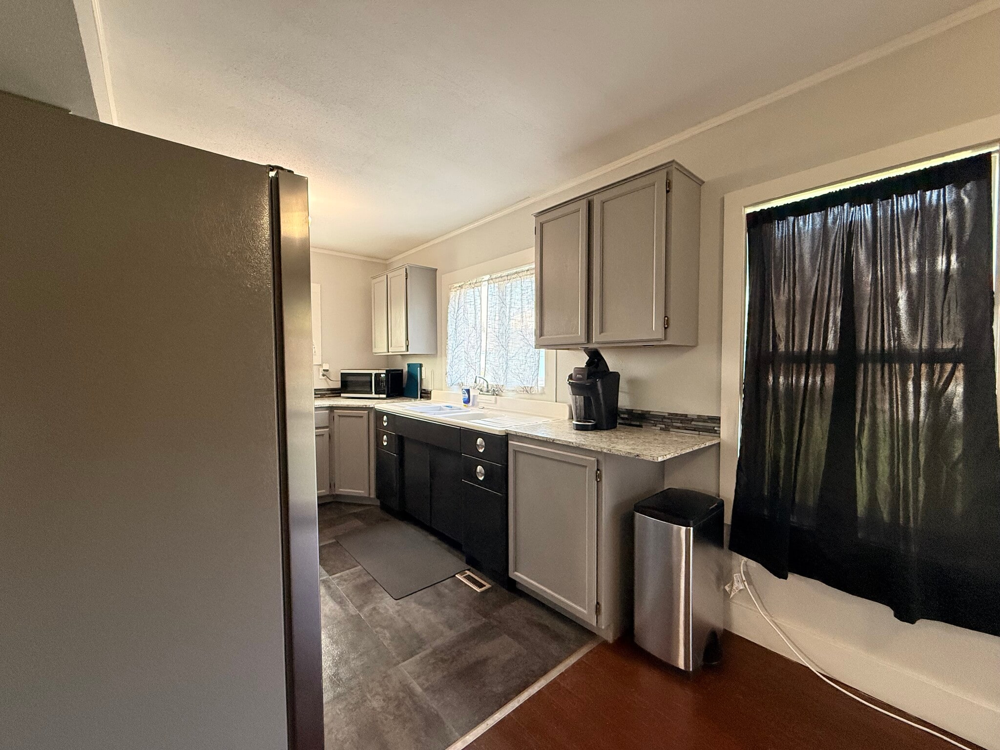 Building Photo - 215 N Emmett Ave