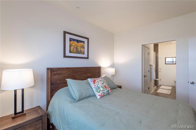 Building Photo - 9962 W Victoria Pl