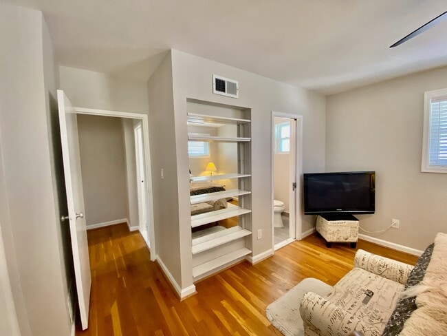 Building Photo - 5307 Pooks Hill Rd