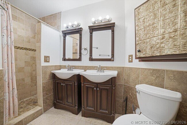 Building Photo - 11635 Ficus St