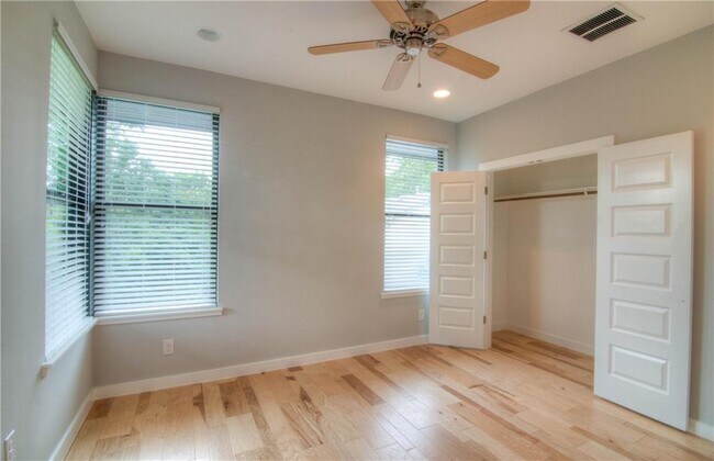 Building Photo - 4303 Red River St