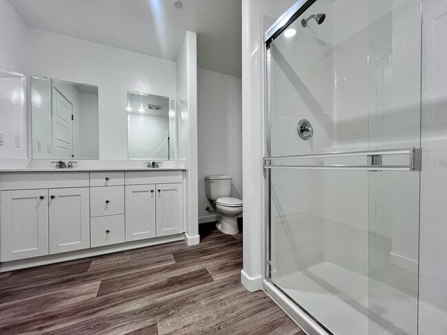 Building Photo - $3,300 Ashlan & Highland, 5 Bedroom House ...