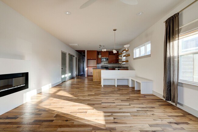 Building Photo - Unique home in OKC