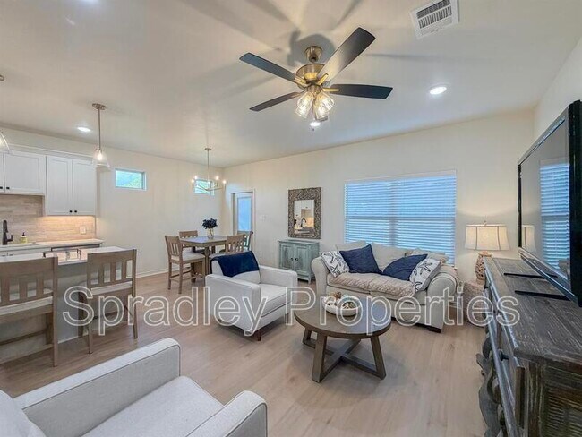 Building Photo - 1404 Rita Blanca Ct