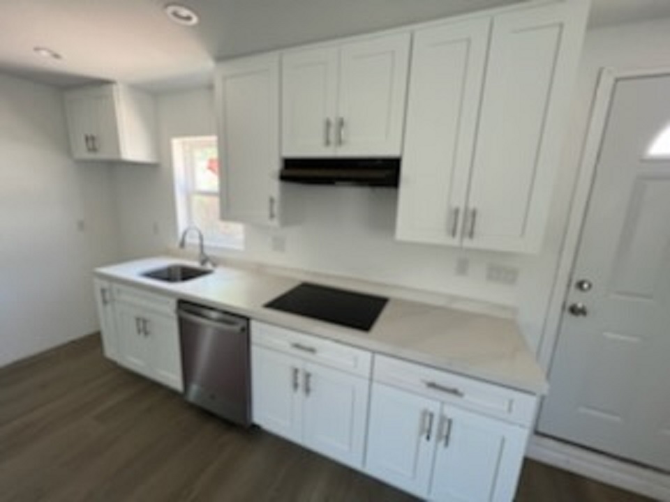 Building Photo - 10435 Las Lunitas Ave