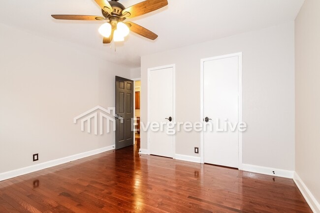 Building Photo - 2020 Sunflower St