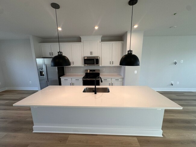 Building Photo - 10118 Virginia Blvd