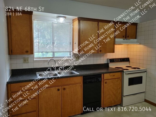 Building Photo - 824 NE 68th St