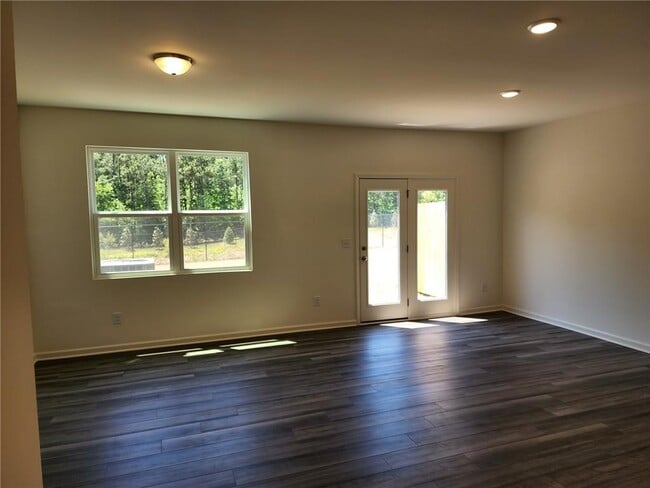 Building Photo - 184 Swindon Dr