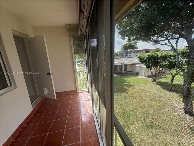 Building Photo - 1540 NE 191st St