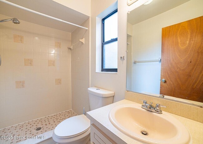 Building Photo - 5612 Sisson Rd