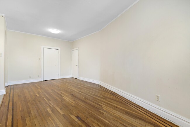 Building Photo - 821 Bergen Ave