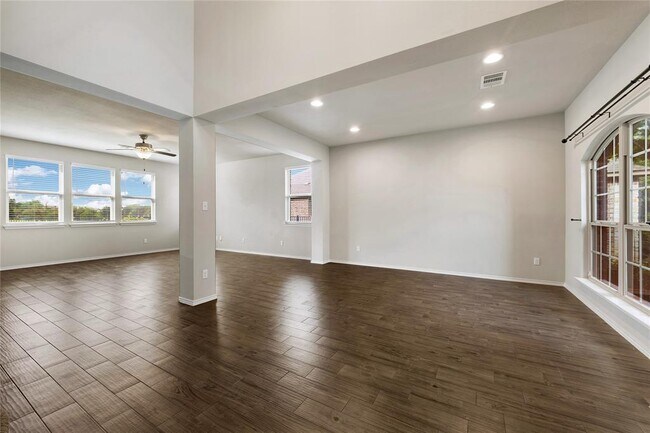 Building Photo - 16920 John Michael Dr