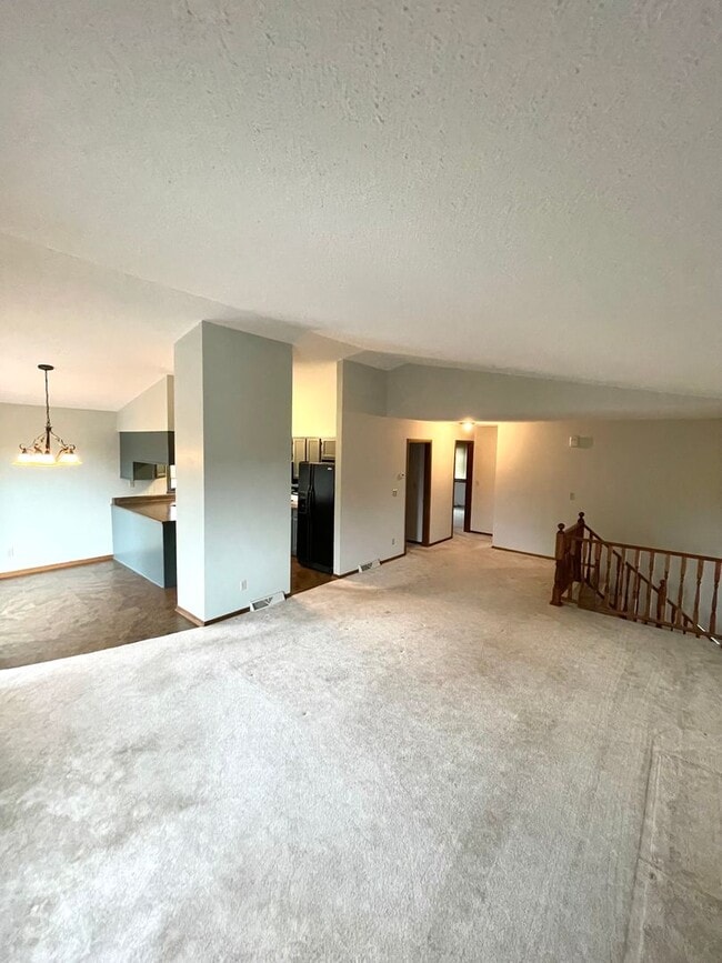 Building Photo - ~ RENT SPECIAL ~ HOLIDAY MERRINESS ~ Beautiful 4 bedroom cul-de-sac home for rent!