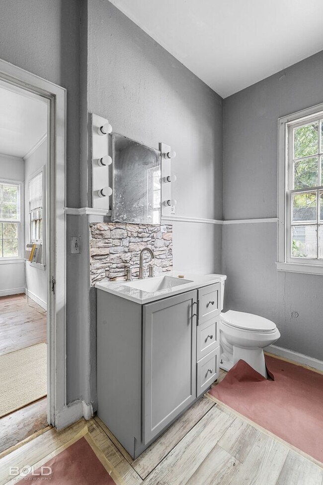 Building Photo - 217 Boulevard Pl