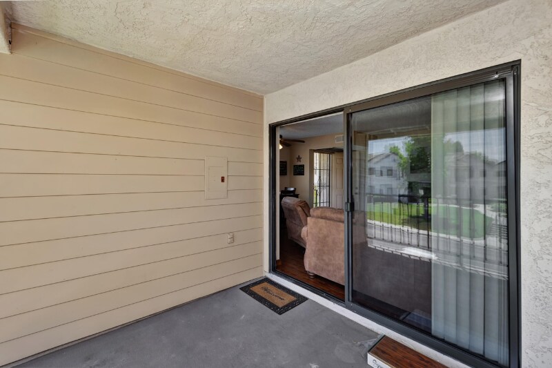 Building Photo - 10945 Summerdale Way