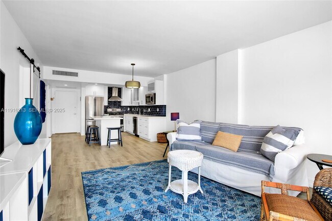 Building Photo - 100 Edgewater Dr