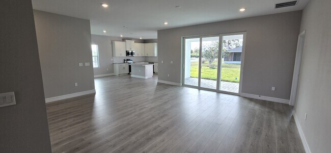 Building Photo - 203 Wright Dr