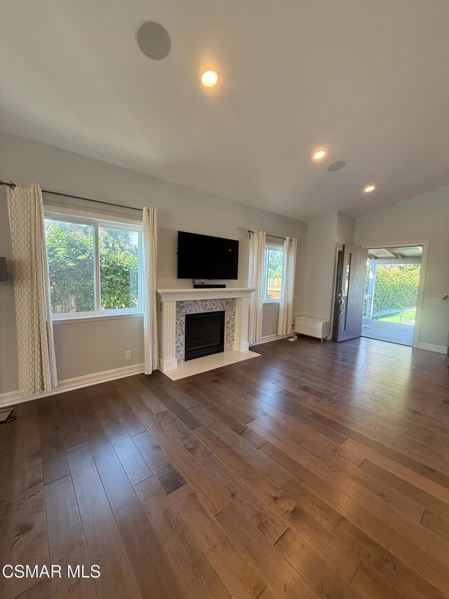 Building Photo - 23400 Collins St