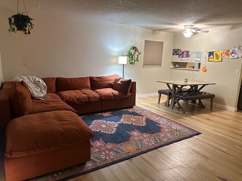 Building Photo - 631 Highline Dr