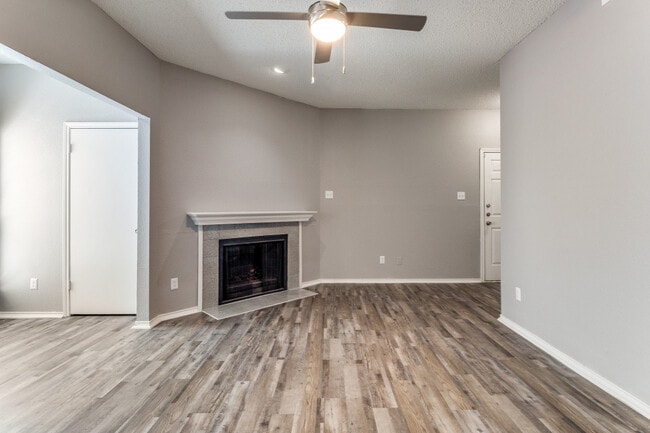 Building Photo - Huntington Brook