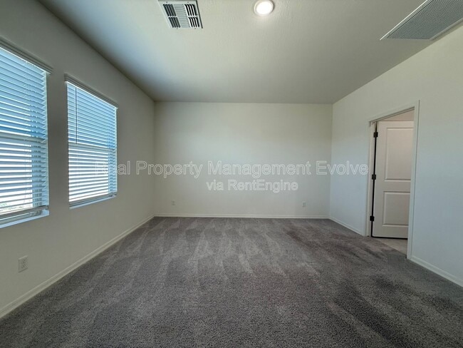 Building Photo - 4710 N 194th Dr