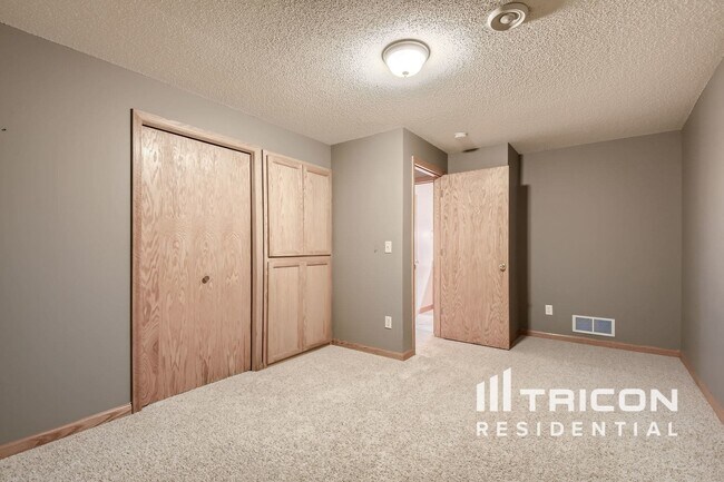 Building Photo - 1312 Miles Ct