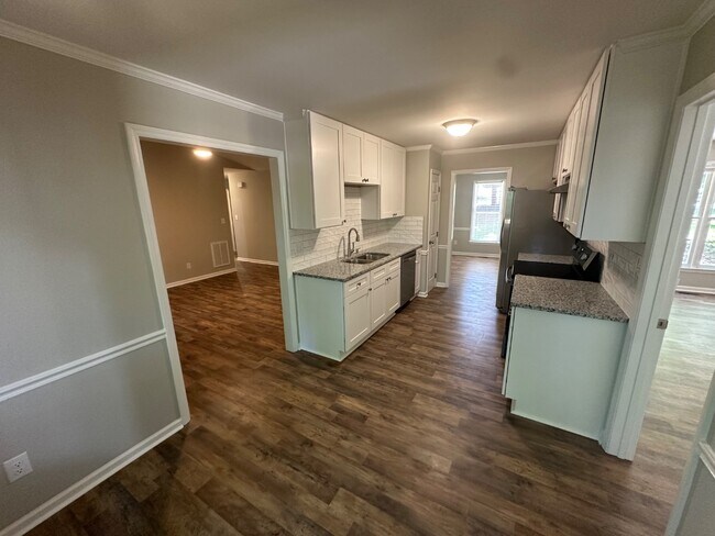 Building Photo - 5529 Continental Way