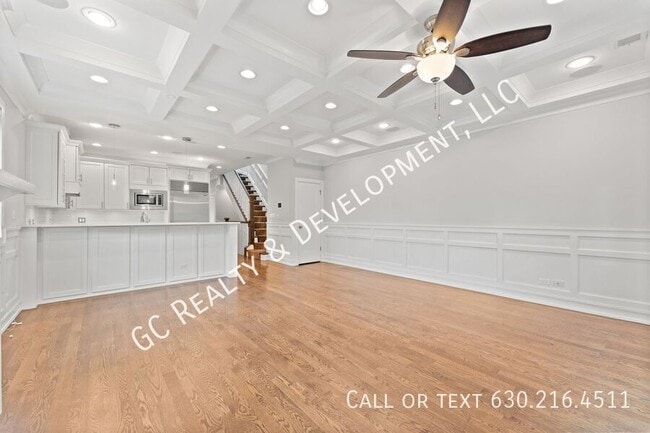 Building Photo - 2326 N Greenview Ave