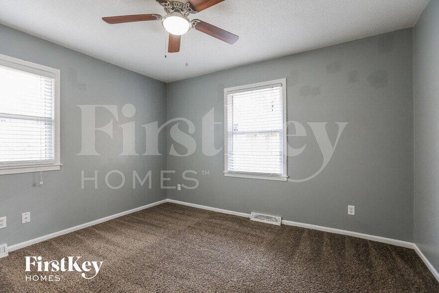 Building Photo - 9000 N Grand Ave